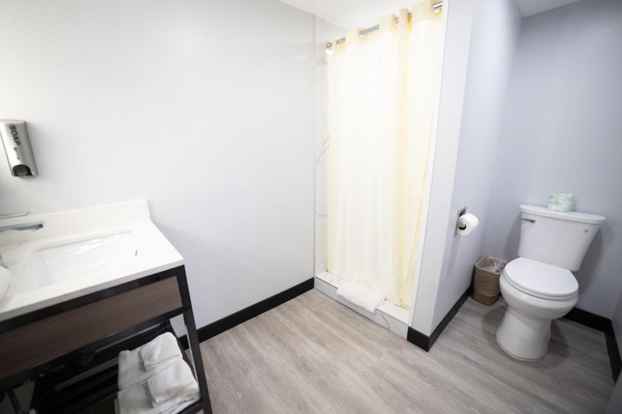 Express Inn & Suites Ontario Airport Exterior photo