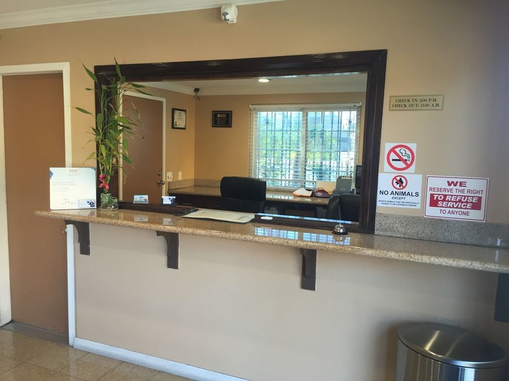 Express Inn & Suites Ontario Airport Exterior photo