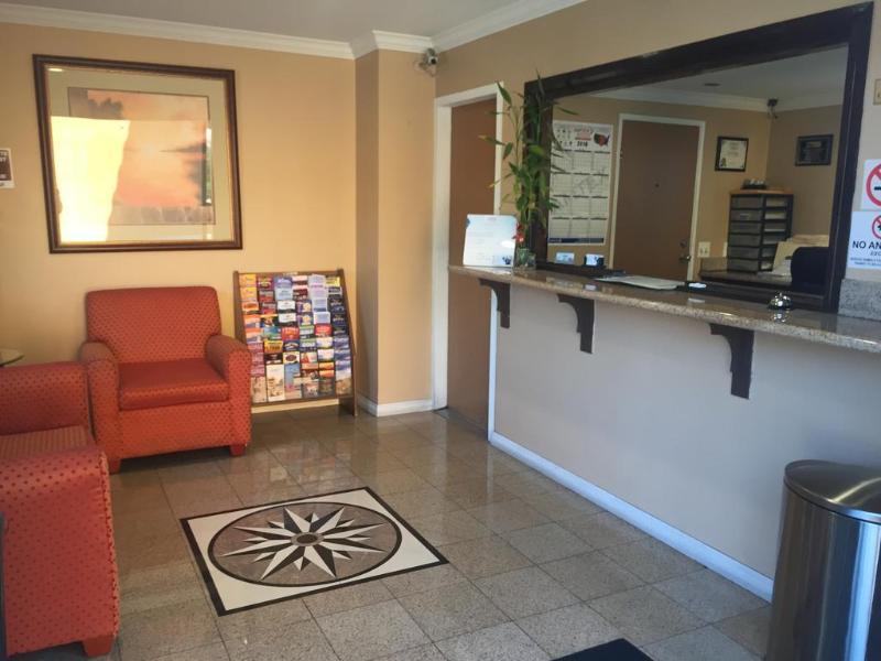 Express Inn & Suites Ontario Airport Exterior photo