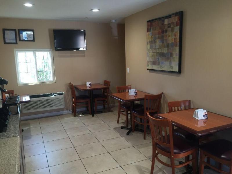 Express Inn & Suites Ontario Airport Exterior photo